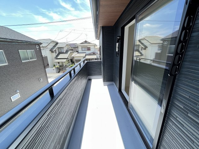 【バルコニー】 | 福岡市南区和田2丁目第1　1号棟（全1棟）【仲介手数料無料・0円】 | 施工例。施工例は完成時と異なる場合があります。