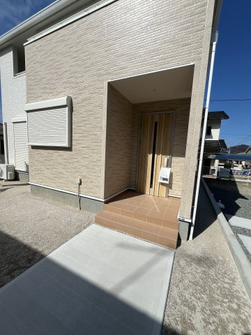 【玄関】 | 福岡市南区和田2丁目第1　1号棟（全1棟）【仲介手数料無料・0円】 | 施工例。施工例は完成時と異なる場合があります。