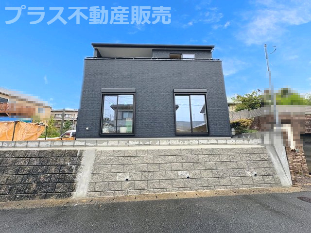 【外観】 | 福岡市南区和田2丁目第1　1号棟（全1棟）【仲介手数料無料・0円】 | 現地写真。プラス不動産販売なら、現場の全ての棟をまとめてご見学頂けます。