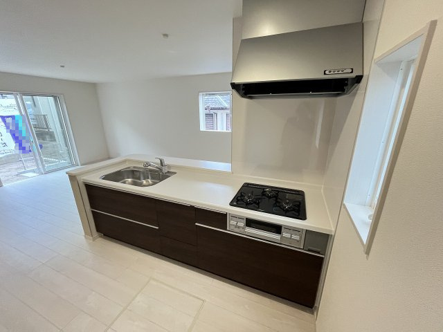 【キッチン】 | 福岡市南区和田2丁目第1　1号棟（全1棟）【仲介手数料無料・0円】 | 施工例。施工例は完成時と異なる場合があります。