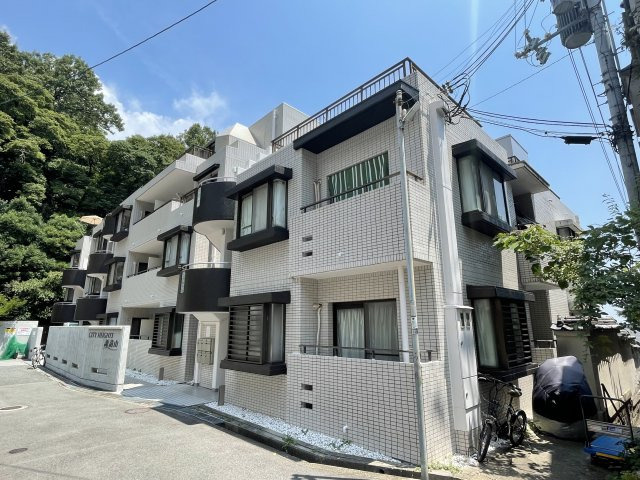シティハイツ諏訪山の外観