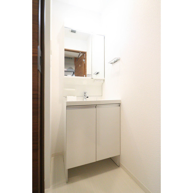 神戸市中央区浜辺通４丁目の賃貸マンションの洗面所