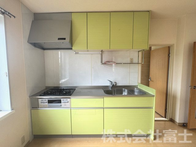 ファミールガーデンA棟のキッチン