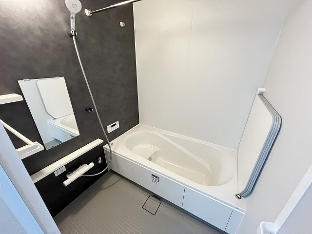 【浴室】 | 福岡市南区皿山1丁目6期　2号棟（全2棟）【仲介手数料無料・0円】 | 現地写真。浴室です。