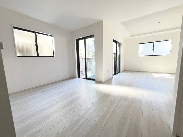 【居間・リビング】 | 福岡市南区皿山1丁目6期　2号棟（全2棟）【仲介手数料無料・0円】 | 現地写真。