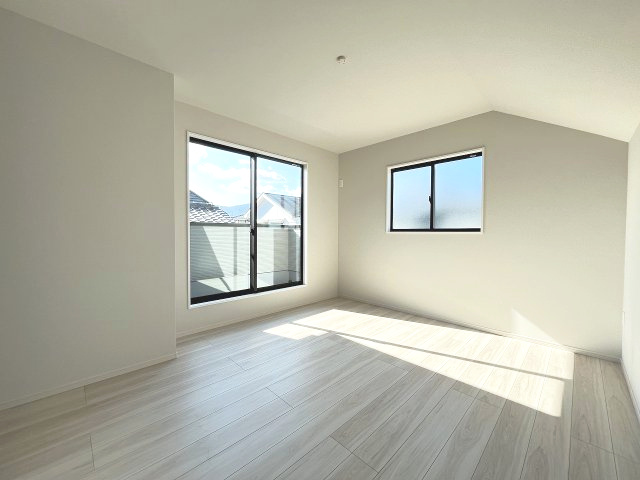 【寝室】 | 福岡市南区皿山1丁目6期　2号棟（全2棟）【仲介手数料無料・0円】 | 現地写真。2階主寝室です。