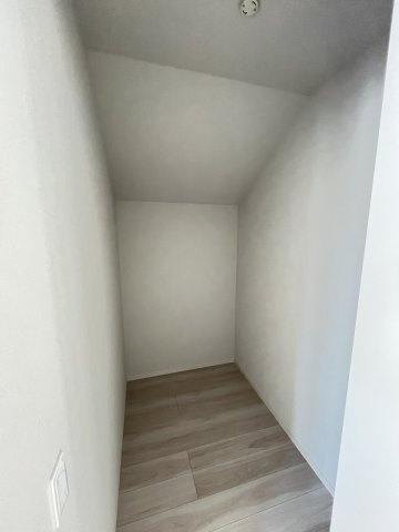 【収納】 | 福岡市南区皿山1丁目6期　2号棟（全2棟）【仲介手数料無料・0円】 | 現地写真。ウォークインクローゼットです。