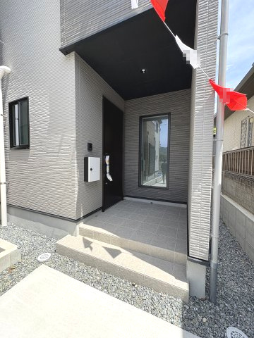 【玄関】 | 福岡市南区皿山1丁目6期　1号棟（全2棟）【仲介手数料無料・0円】 | 施工例。施工例は完成時と異なる場合があります。