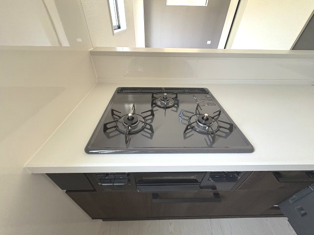 【キッチン】 | 福岡市南区皿山1丁目6期　1号棟（全2棟）【仲介手数料無料・0円】 | 施工例。施工例は完成時と異なる場合があります。