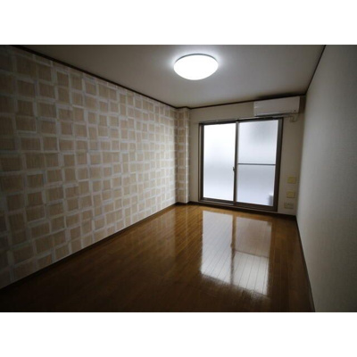 【居間・リビング】 | アンプルール　フェール　上福岡Ⅱ | こちらの居間で趣味の時間をお楽しみください