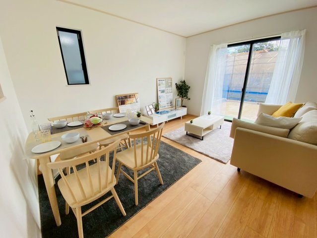 ハートフルタウン／菊陽町原水／B号棟の居間・リビング