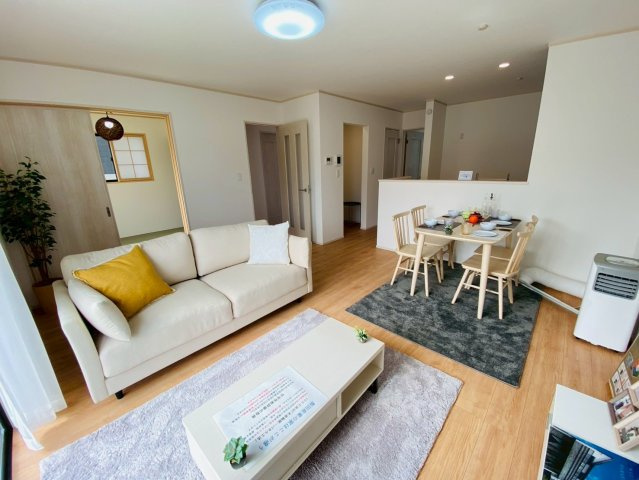 ハートフルタウン／菊陽町原水／B号棟の居間・リビング