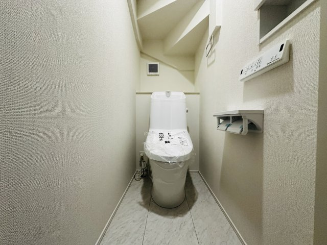 茅ヶ崎市松が丘1丁目　新築戸建　のトイレ