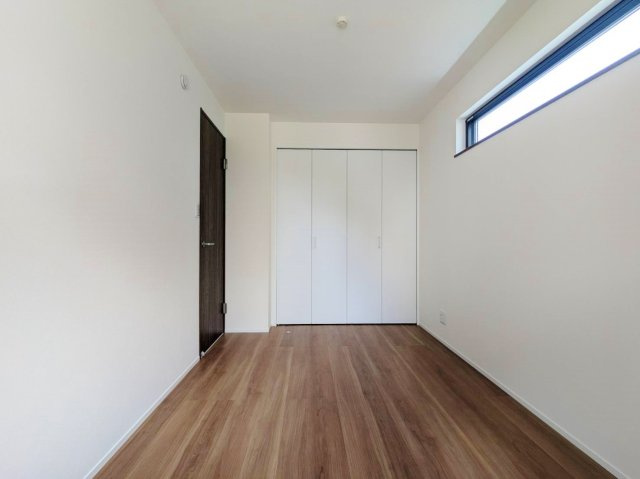 北区王子本町2丁目 限定1棟の洋室|1階4.78帖洋室
2面開口の明るく快適なお部屋です