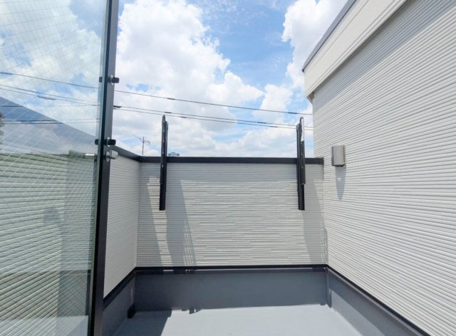 北区王子本町2丁目 限定1棟のバルコニー|奥行きのあるバルコニー
