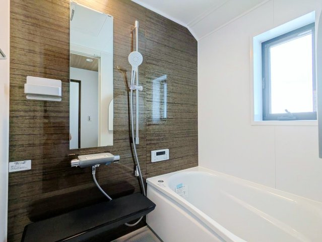 北区王子本町2丁目 限定1棟の浴室|落ち着いた色合いの浴室