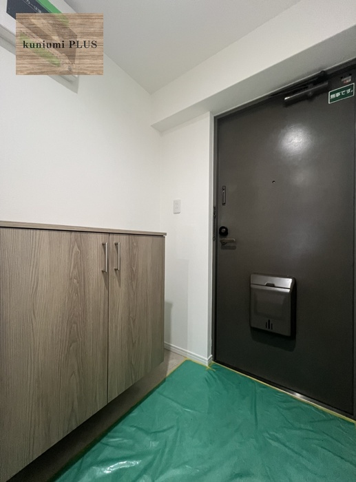 ヴィルヌーブ野江内代の玄関