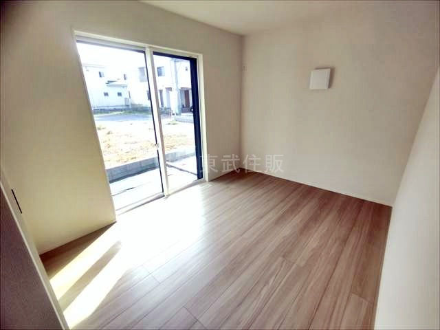 【洋室】 | 川越市砂新田3丁目第1期　全2棟　1号棟 | 1階南西側6.0帖洋室　寝室にいかがでしょうか