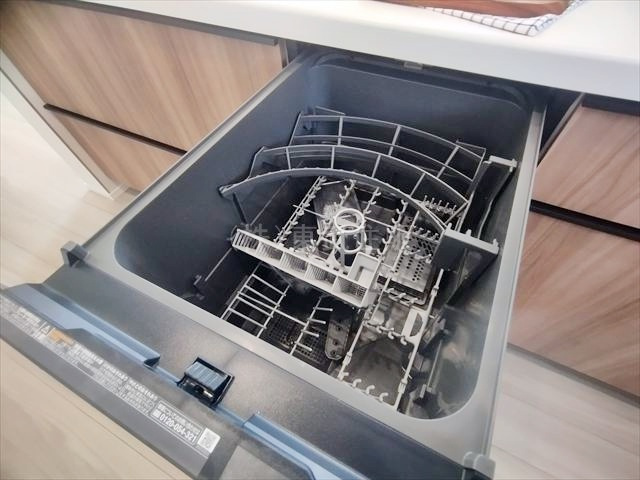【キッチン】 | 川越市砂新田3丁目第1期　全2棟　1号棟 | 洗い物の手間が省ける食洗機付きです