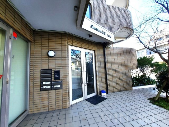 サンライズヒルカワイのエントランス
