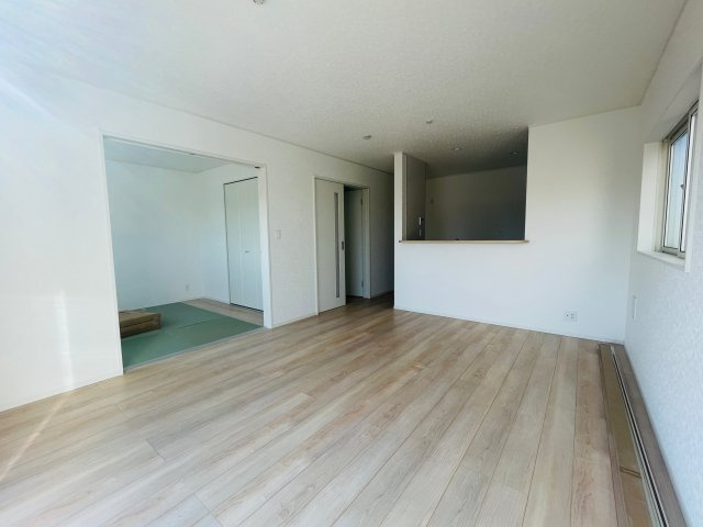 【居間・リビング】 | 深谷市武蔵野第2　クレイドルガーデン　新築戸建　全3棟　2号棟