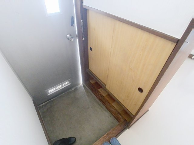 渡辺ハイツの玄関