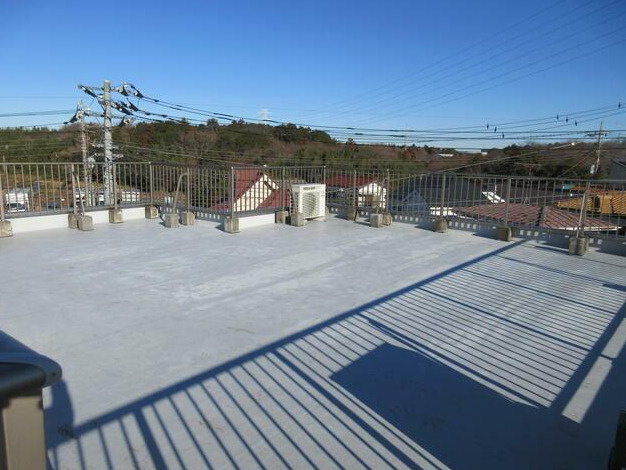 千葉市花見川区三角町　売事務所のバルコニー