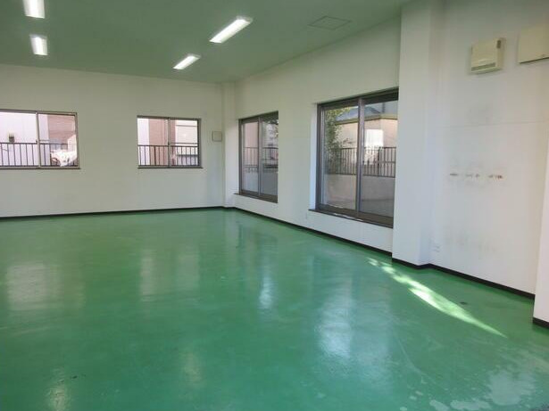 千葉市花見川区三角町　売事務所の内装