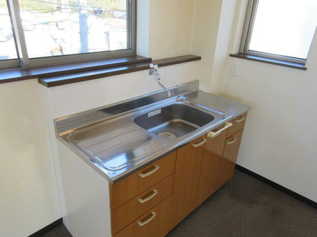 千葉市花見川区三角町　売事務所のキッチン
