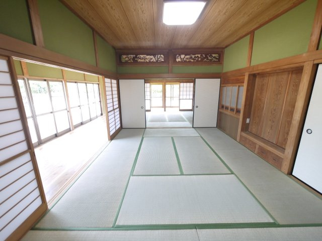 長生郡白子町浜宿　中古戸建の和室|内装リフォーム済み令和7年6月 敷地約546坪耐震補強済み海岸まで徒歩約10分 リビング約25.7帖