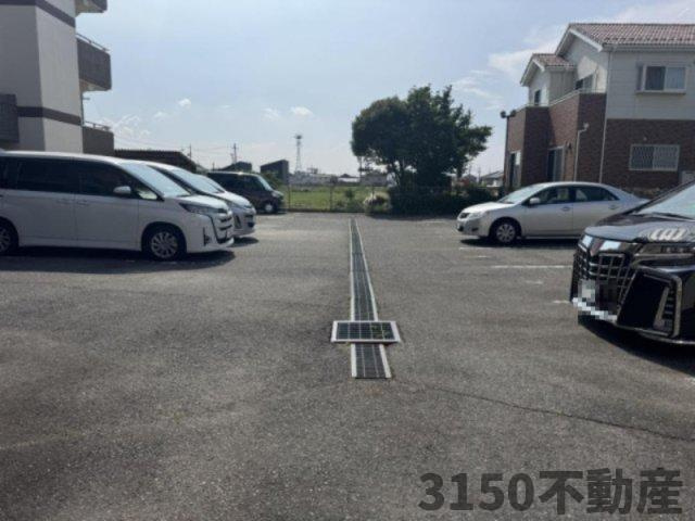 エステート南の駐車場