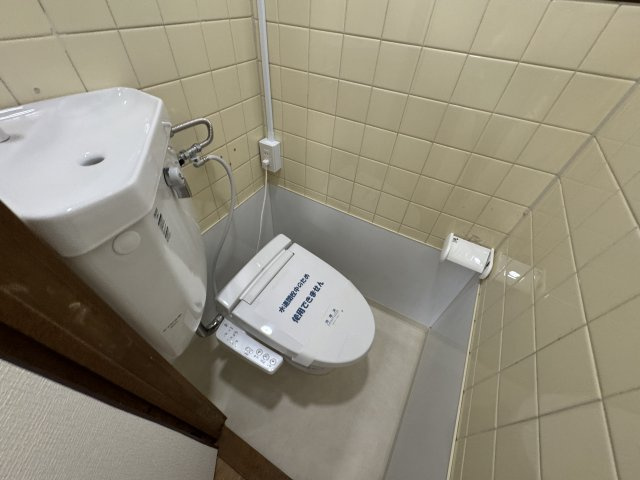 豊中市柴原町5丁目貸家のトイレ