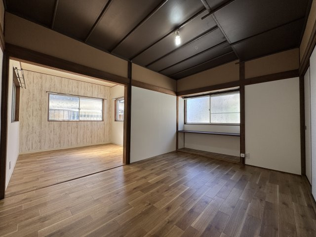 豊中市柴原町5丁目貸家の居間・リビング