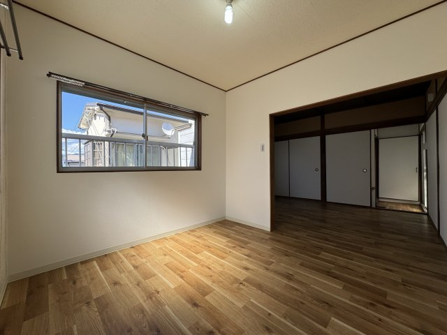 豊中市柴原町5丁目貸家の居間・リビング