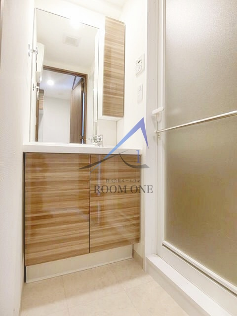 ガーラ・グランディ新丸子の洗面所|独立洗面台です。