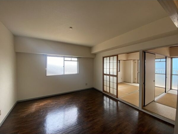 プレズ名古屋入場の居間・リビング|おしゃれなリビングです