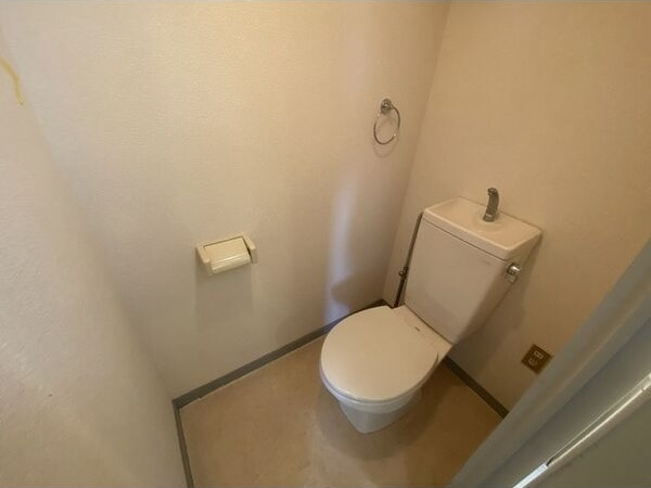 プレズ名古屋入場のトイレ|トイレです