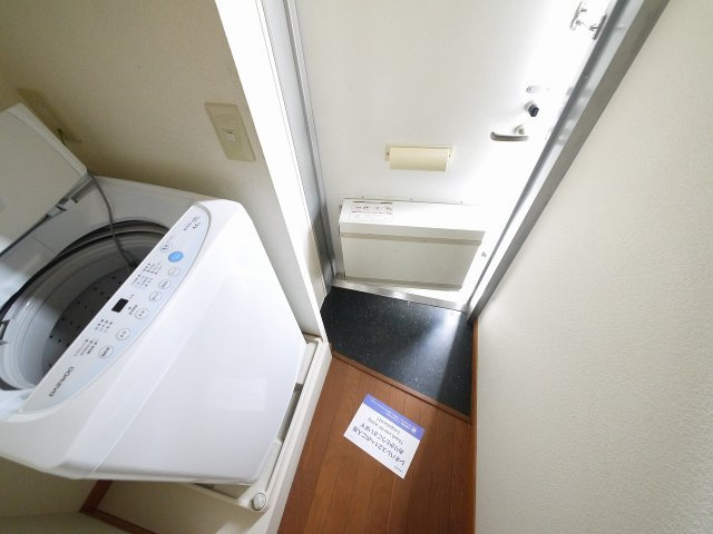 レオパレスＡｄｖａｎｃｅ富雄の玄関|シンプルで使いやすい玄関です