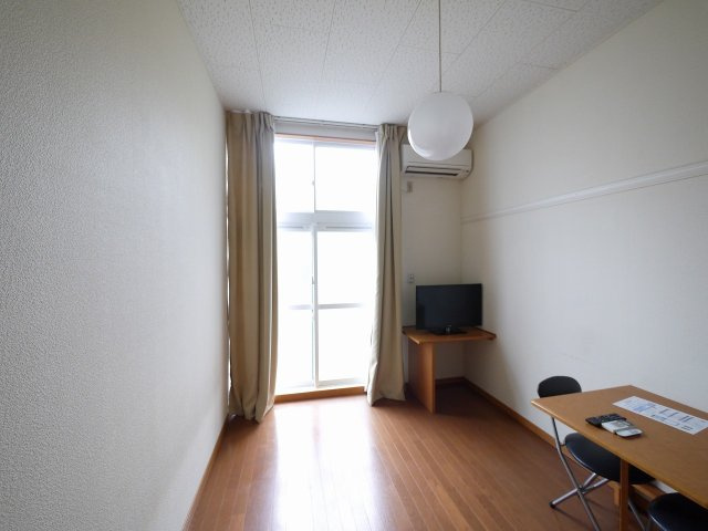 レオパレスＡｄｖａｎｃｅ富雄の居間・リビング|おしゃれな居間です