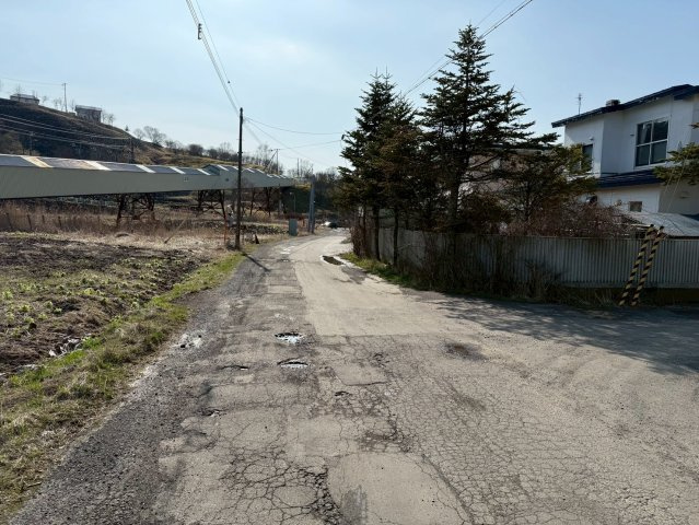 武佐１丁目　古家付土地【解体更地渡し】の前面道路含む現地写真|西方向