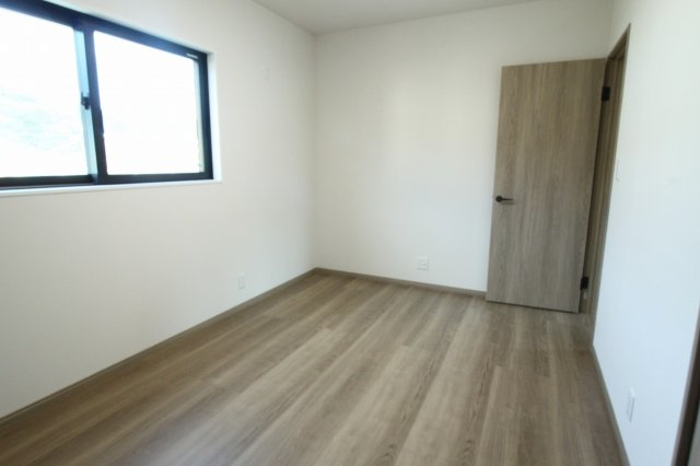 いの町枝川　新築戸建の洋室|2Ｆ　北西の部屋　6.75帖