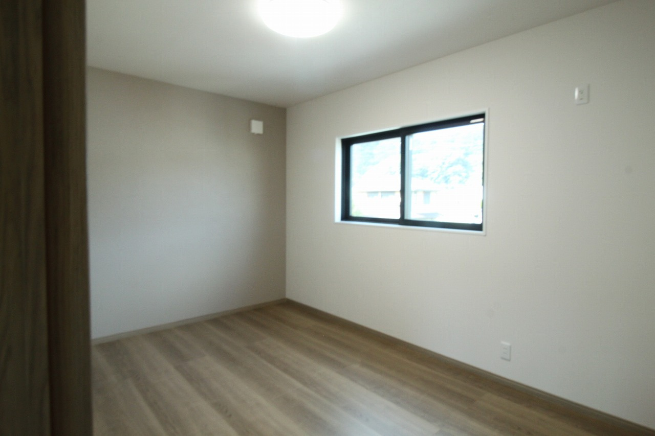 いの町枝川　新築戸建の洋室|2Ｆ　北西の部屋　6.75帖