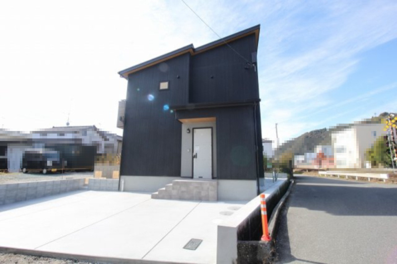 いの町枝川　新築戸建の駐車場