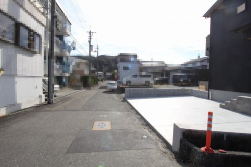 いの町枝川　新築戸建の前面道路含む現地写真