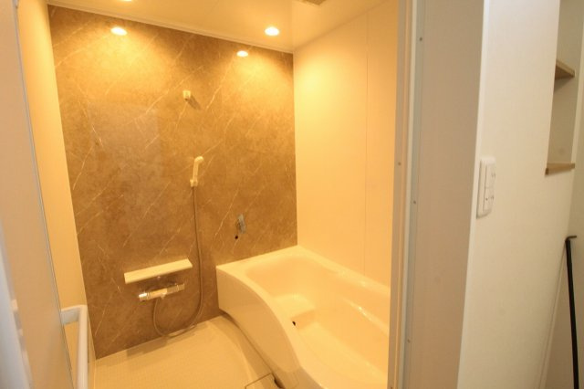 いの町枝川　新築戸建の浴室