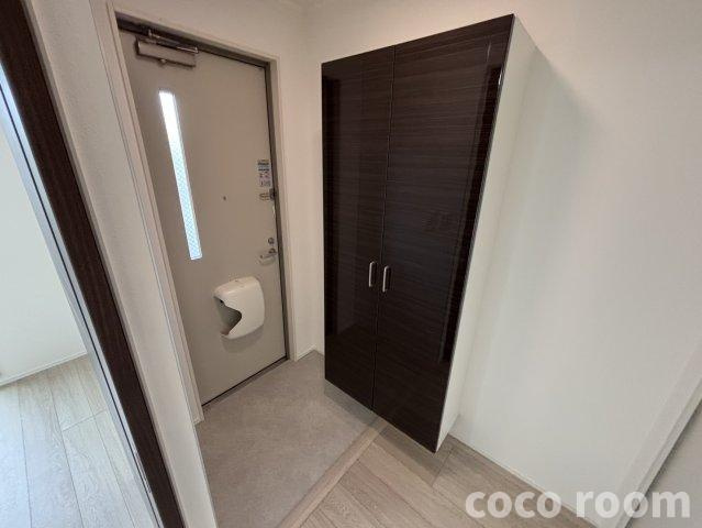 ルリアン縁の玄関