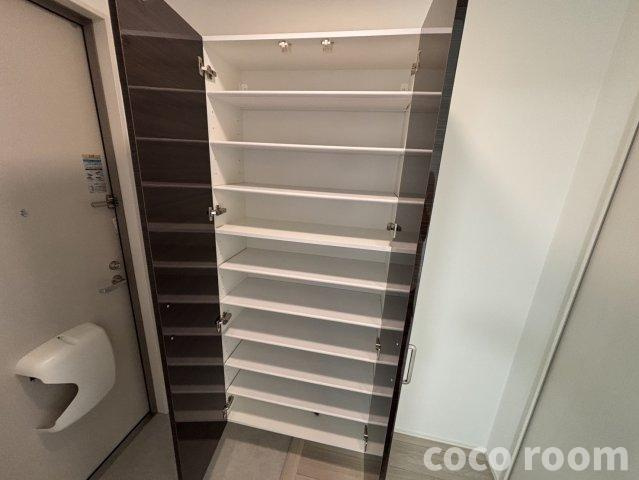 ルリアン縁の収納