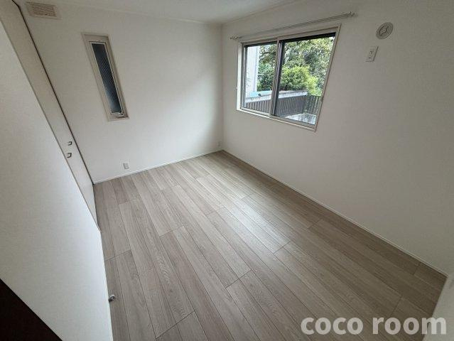 ルリアン縁の洋室