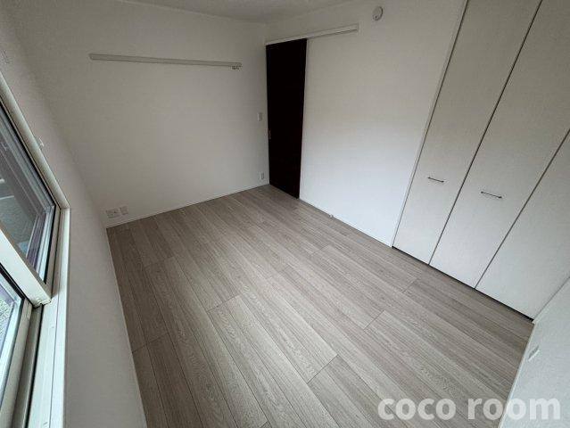 ルリアン縁の洋室