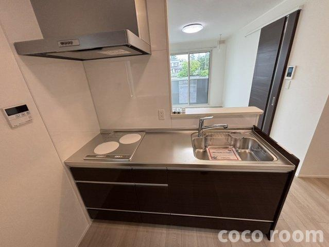 ルリアン縁のキッチン